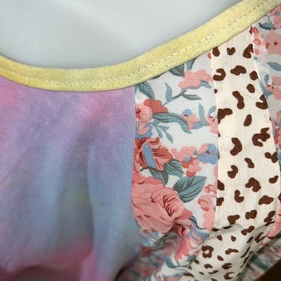 Women’s Gigio Plus Tiedye Top with animal print sleeves - Picture 4 of 9